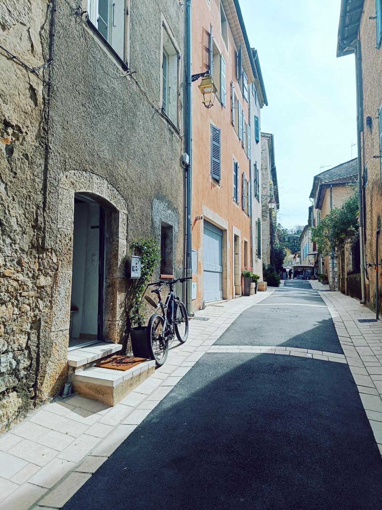 Cosy Flat In The Heart Of Valbonne Village Екстериор снимка