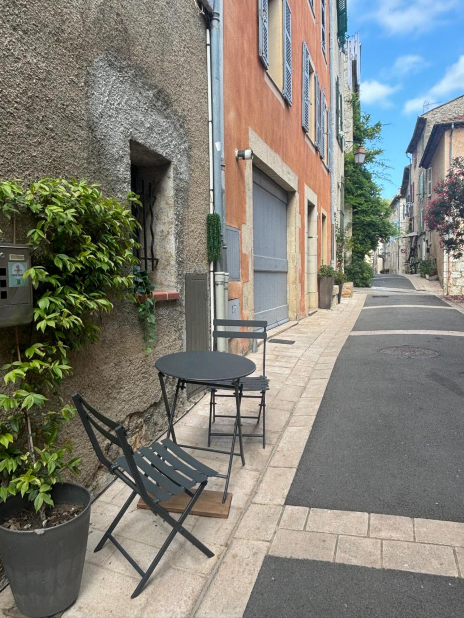 Cosy Flat In The Heart Of Valbonne Village Екстериор снимка